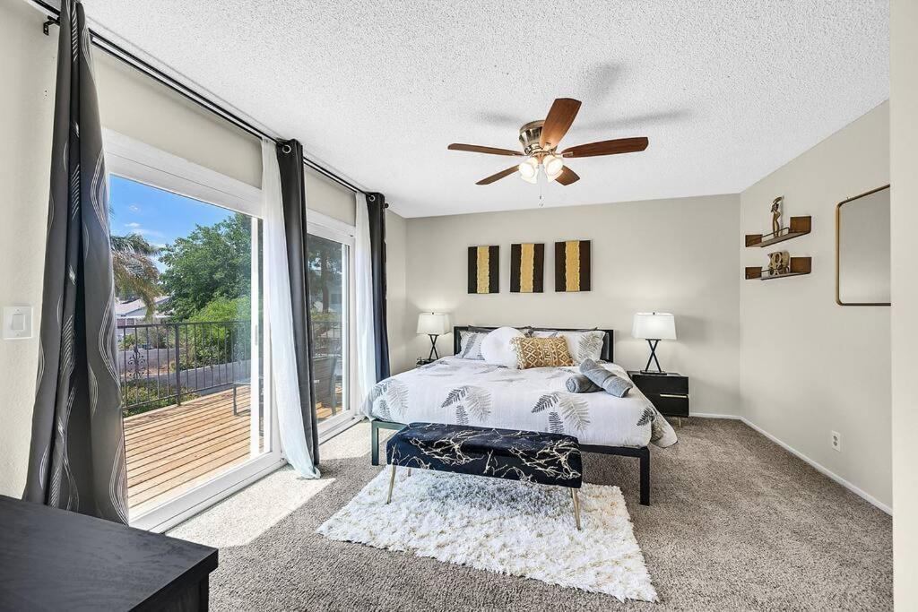 Oh My Gosh! Look At One! Holiday home