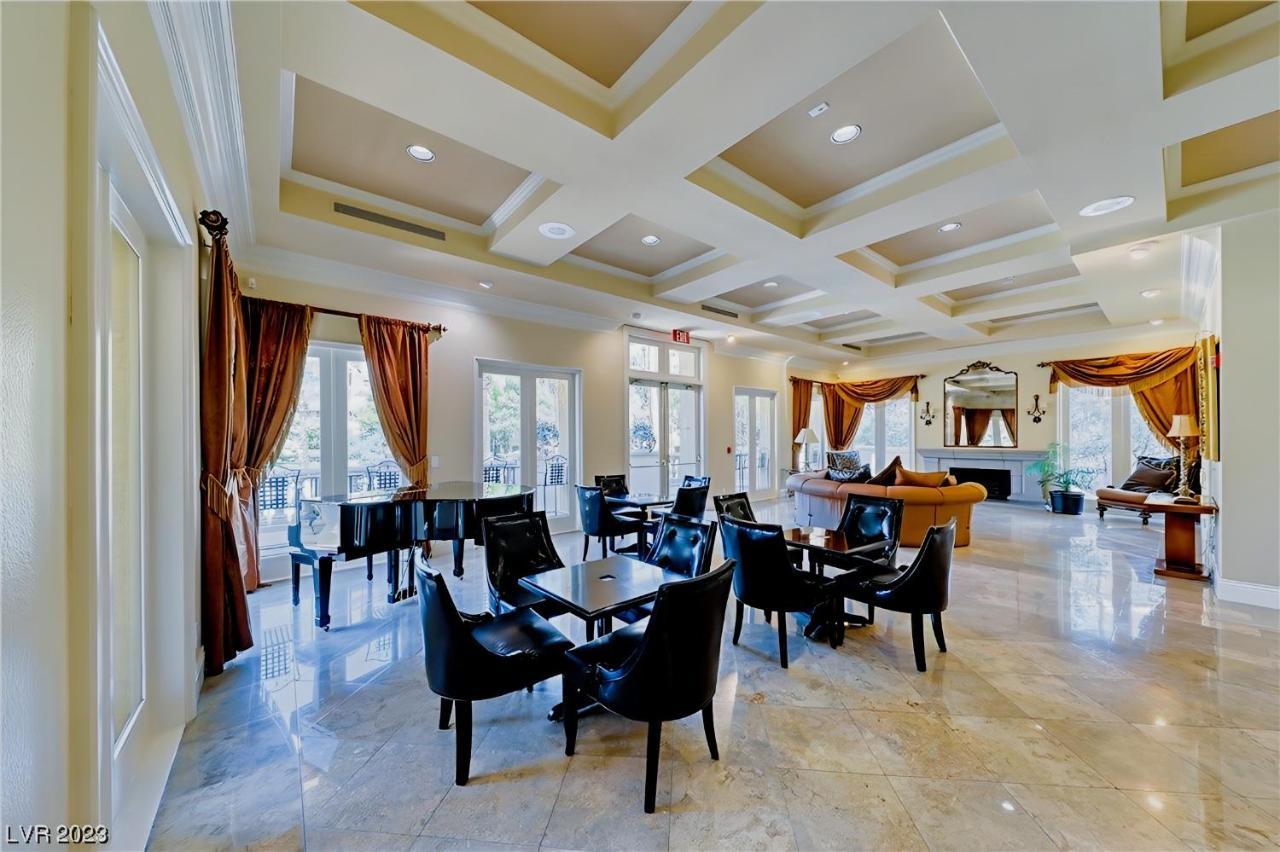 Fabulous Penthouse Vegas Strip View With Amenities! 5 Min Walk To Main Attractions! Only Long Term Min 30 Nights! Las Vegas