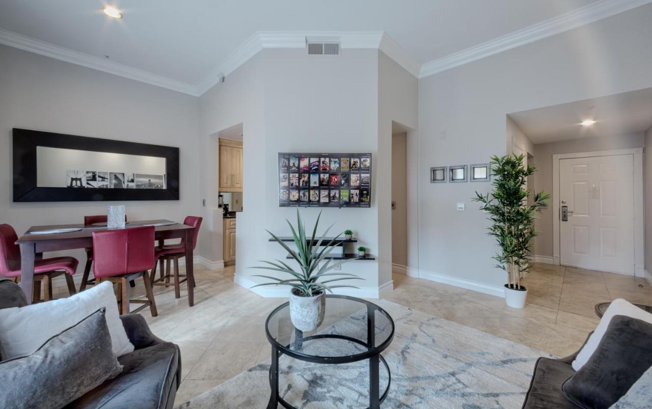 Fabulous Penthouse Vegas Strip View With Amenities! 5 Min Walk To Main Attractions! Only Long Term Min 30 Nights!