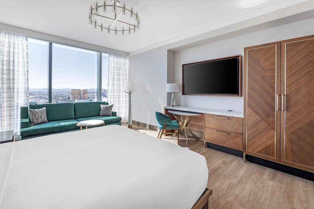 Hilton Club Elara Vegas Hotel