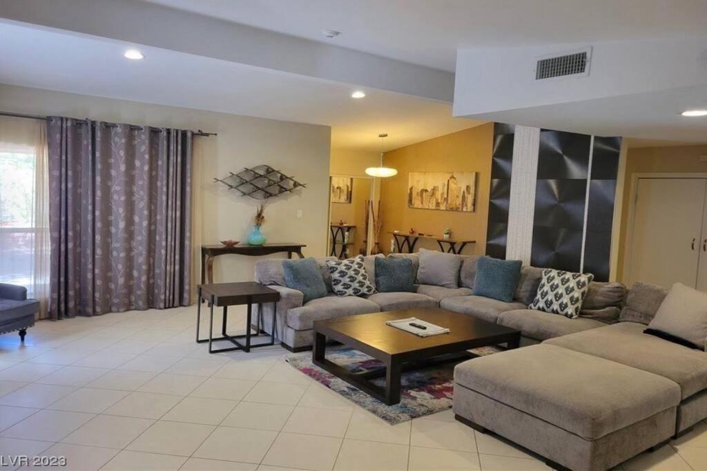 Casa vacanze 4 Miles To Strip / Big House With Pool *