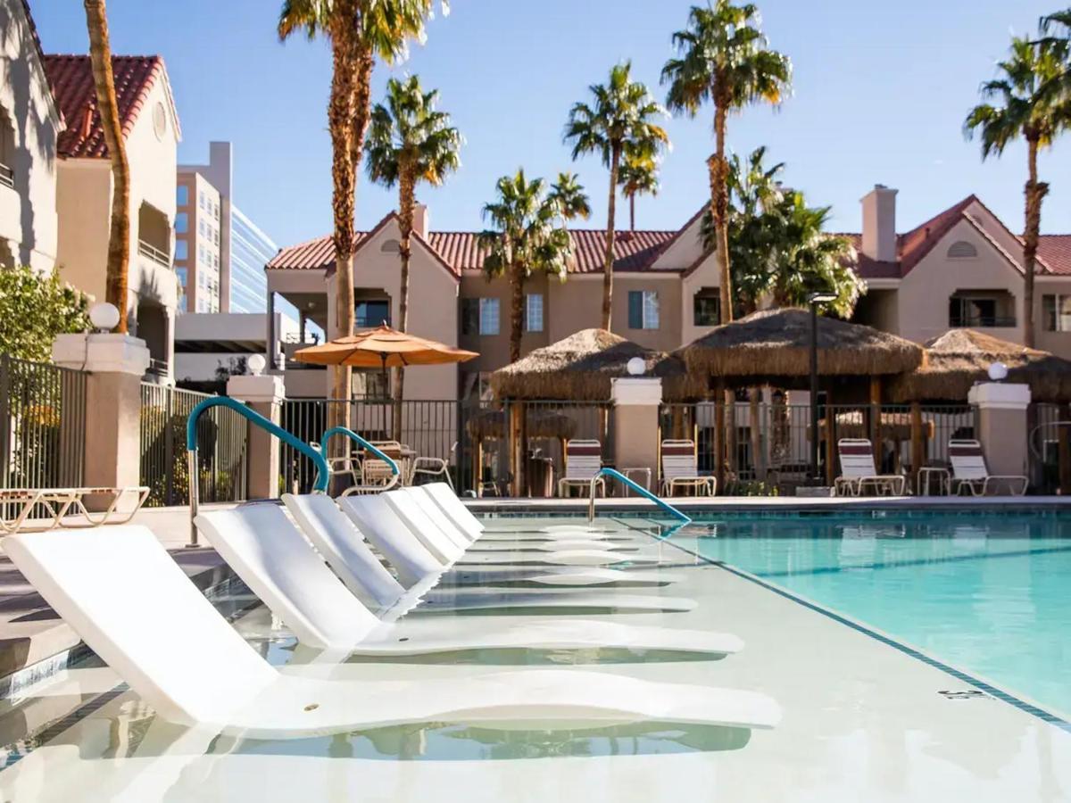Club Vacations At Desert Club Hotel