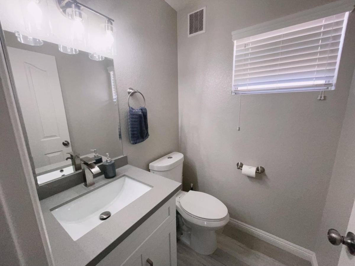 Pool House Newly Remodeled 3bed 3bath Near Dt Summerlin And Red Rock Villa *