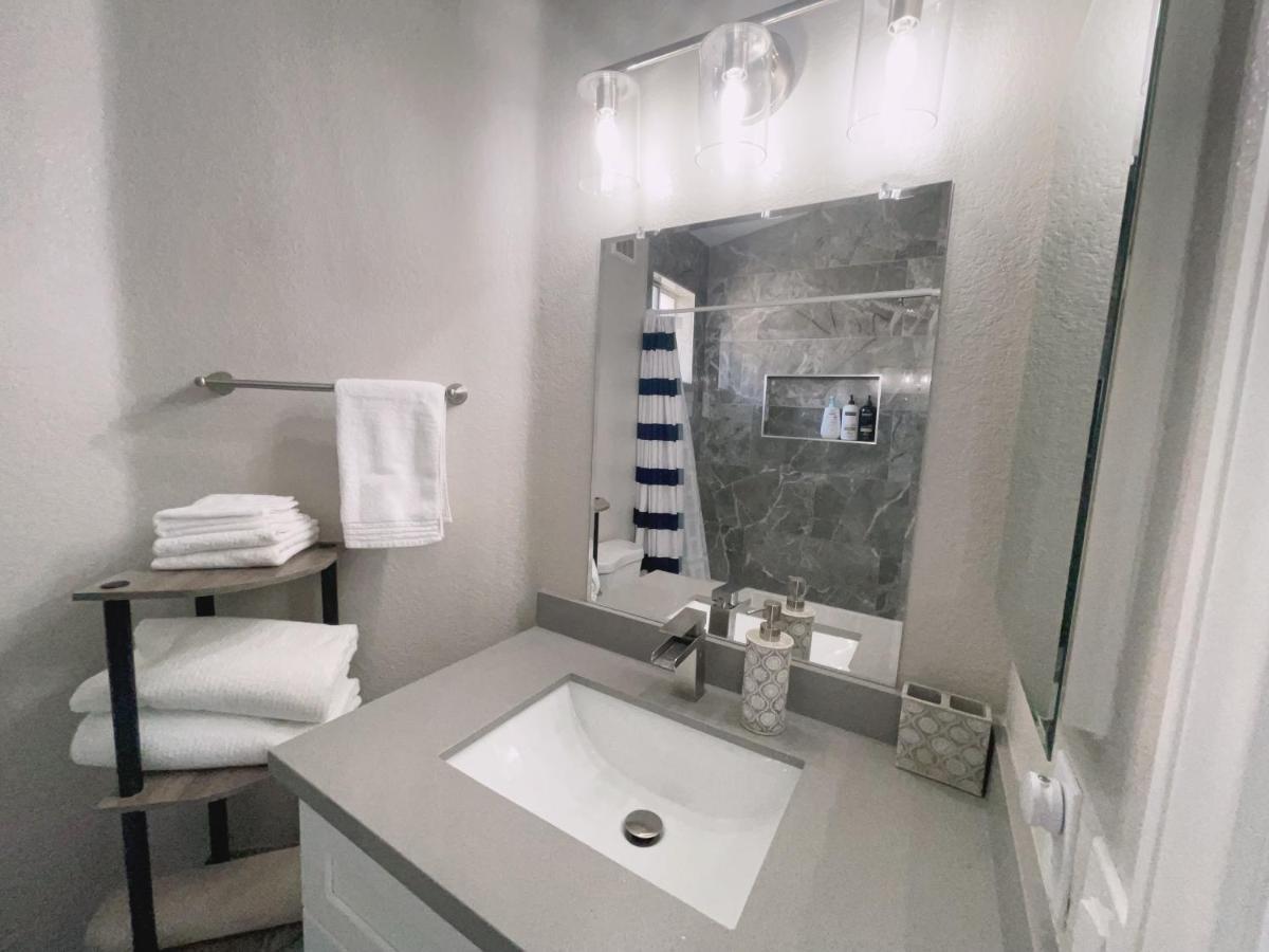 Pool House Newly Remodeled 3bed 3bath Near Dt Summerlin And Red Rock Villa