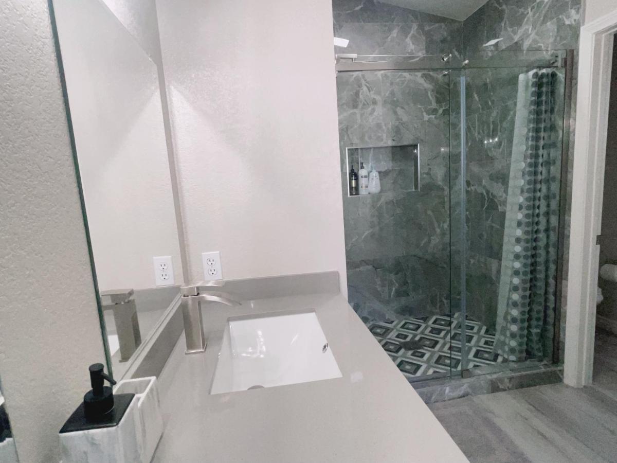 Villa Pool House Newly Remodeled 3bed 3bath Near Dt Summerlin And Red Rock