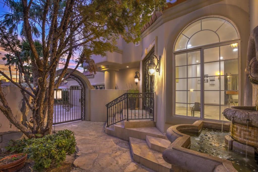 Villa Greens- 5,700sf Luxury Vegas Pool *