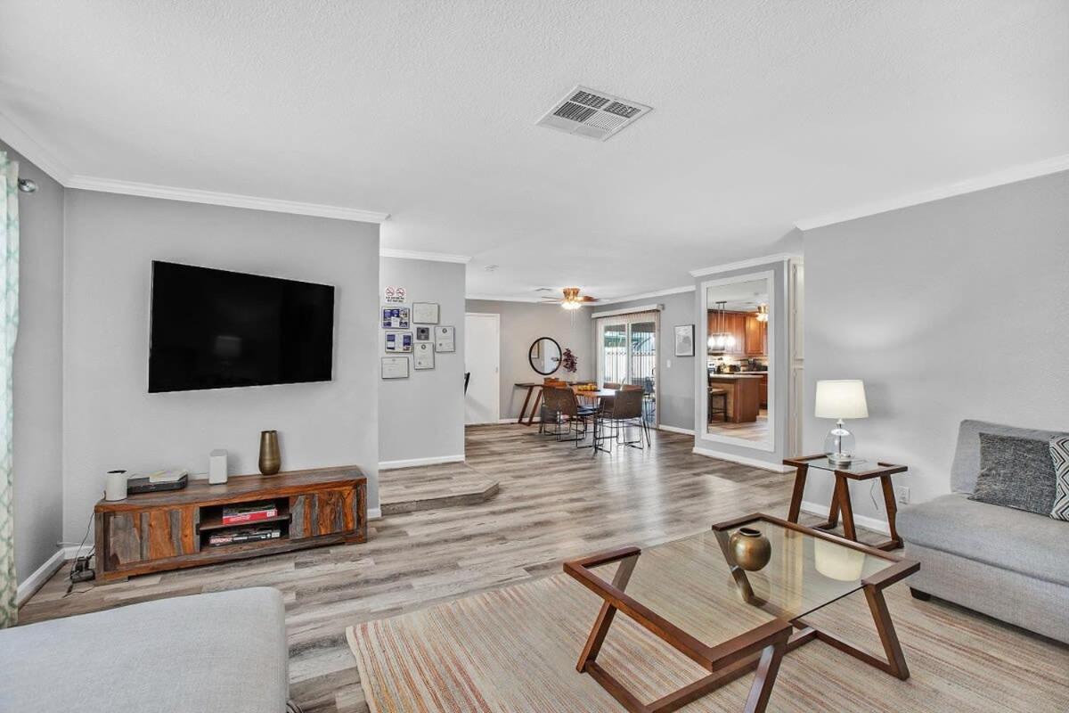 3br, 1 Story W Hot Tub, Grill, Sleeps 6 * Las Vegas