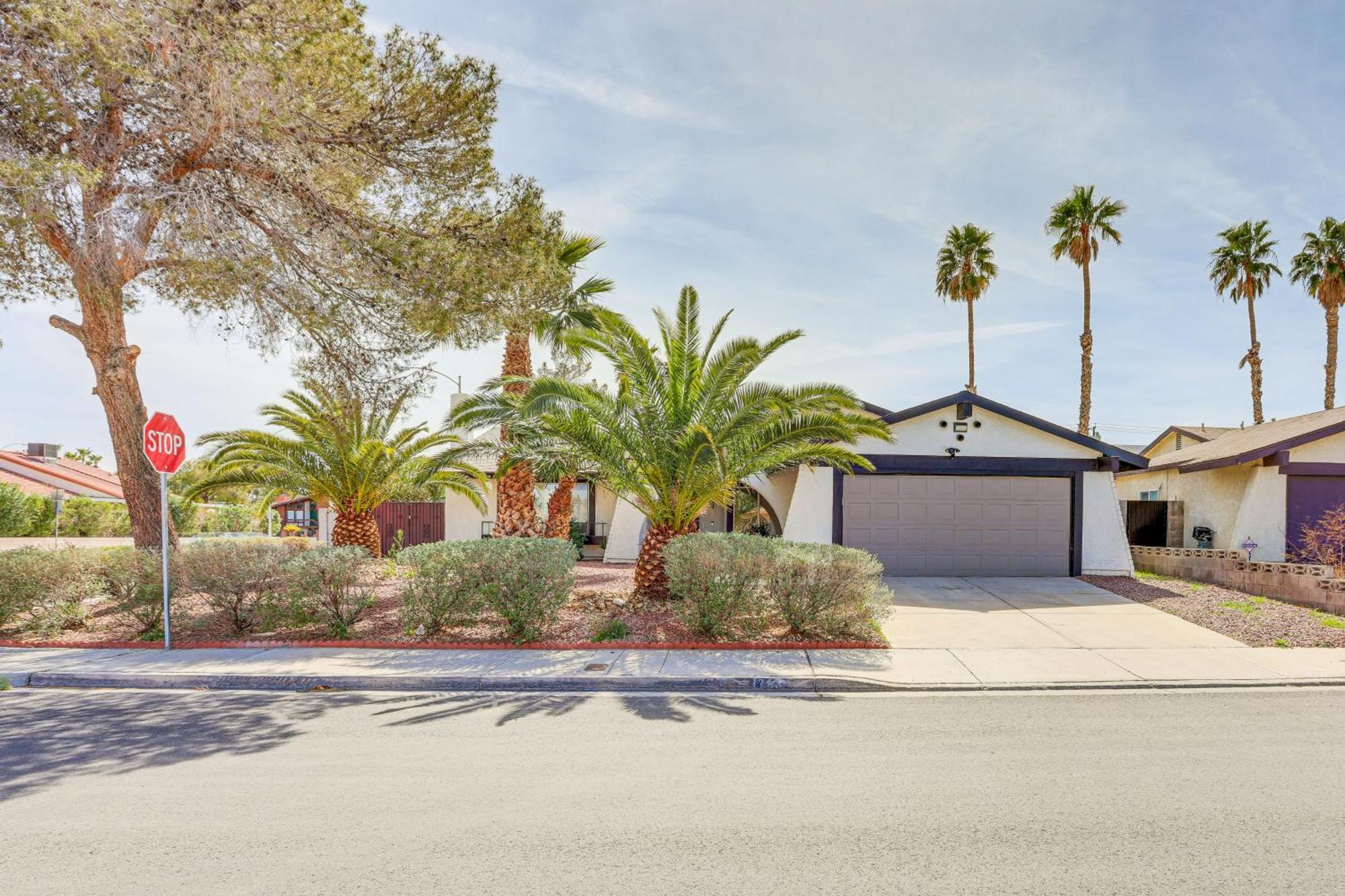Pet-friendly Vegas With Pool 4 Mi To Strip * Las Vegas