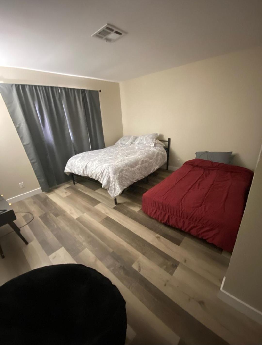 Private Room. 5 Mins From Freemont. 10 Mins From Strip Habitación en casa particular
