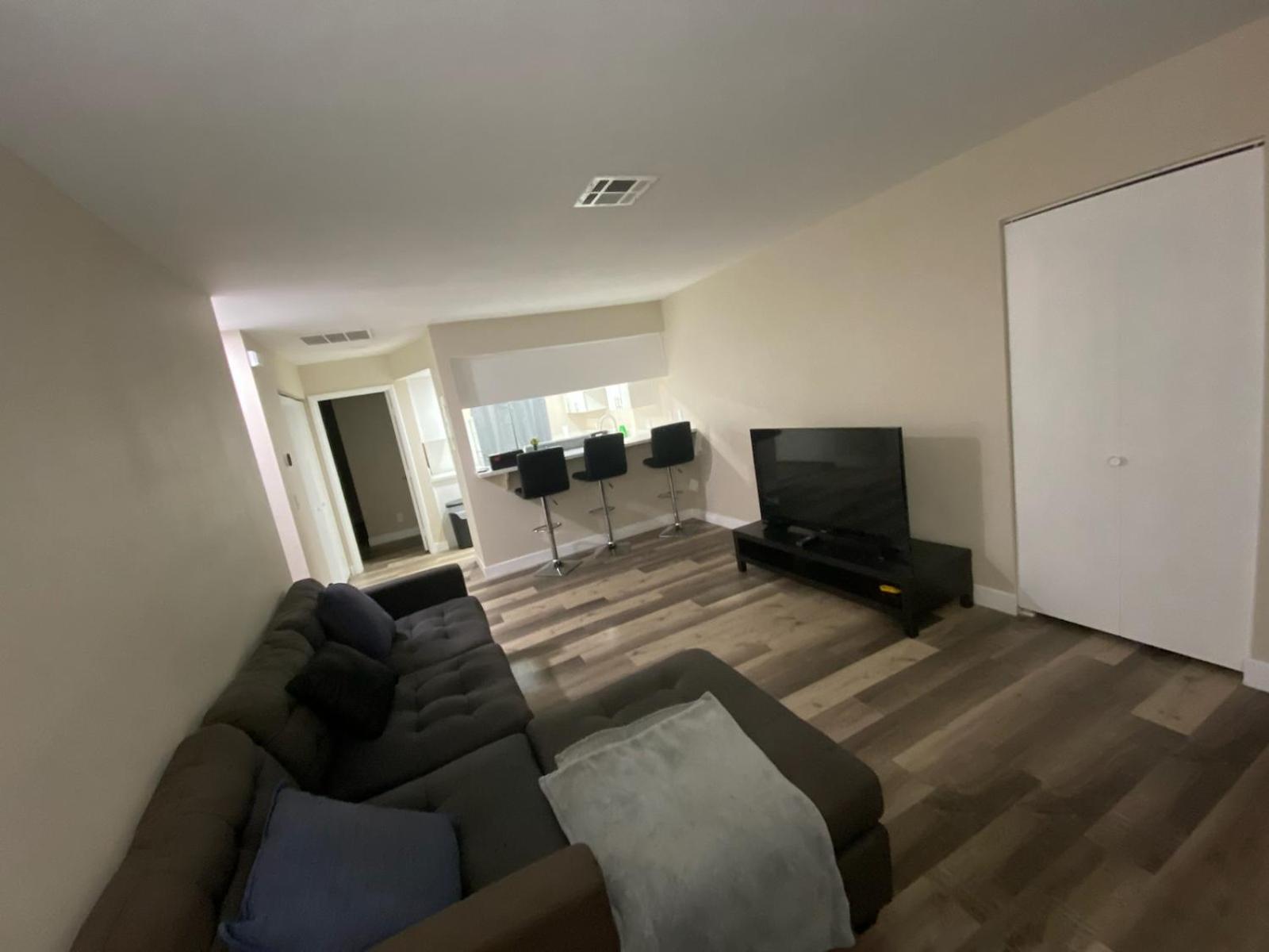 Habitación en casa particular Private Room. 5 Mins From Freemont. 10 Mins From Strip