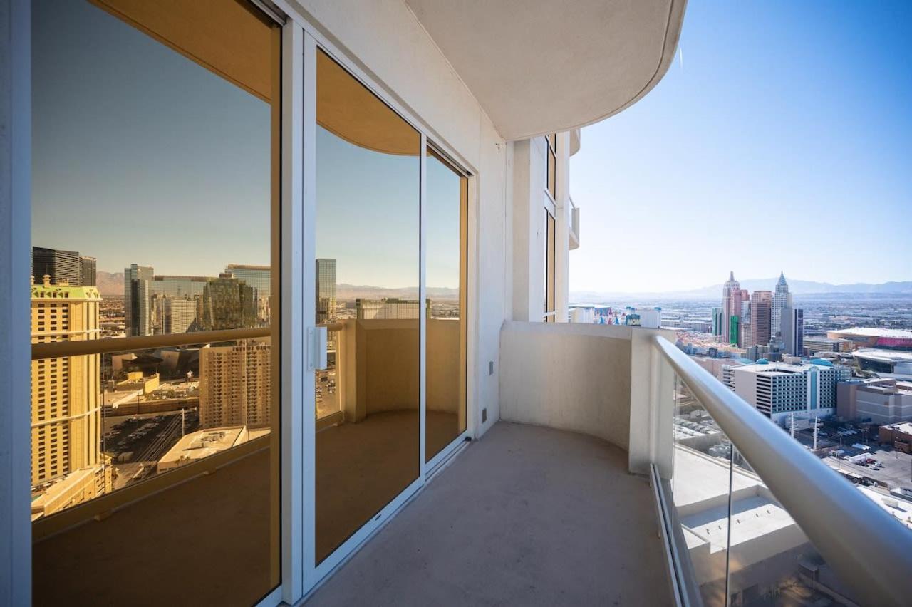 No Fee Strip View Balcony+free Valet+ Pool Las Vegas