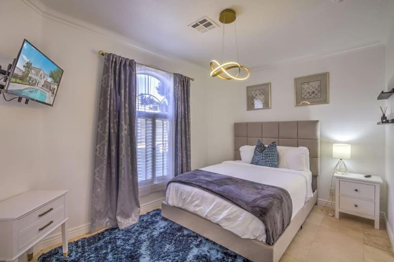 Greens- 5,700sf Luxury Vegas Pool Villa Las Vegas