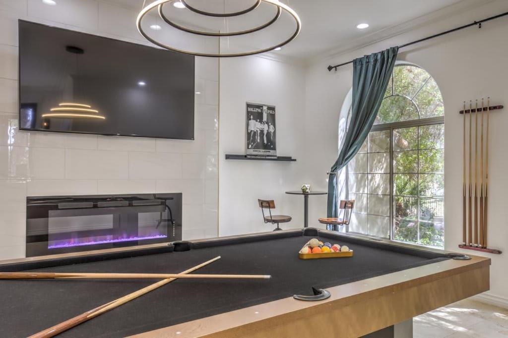 Greens- 5,700sf Luxury Vegas Pool Villa *