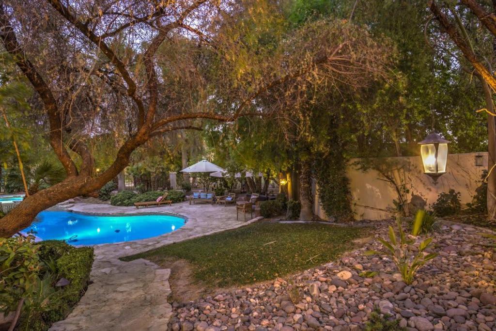 Greens- 5,700sf Luxury Vegas Pool Las Vegas