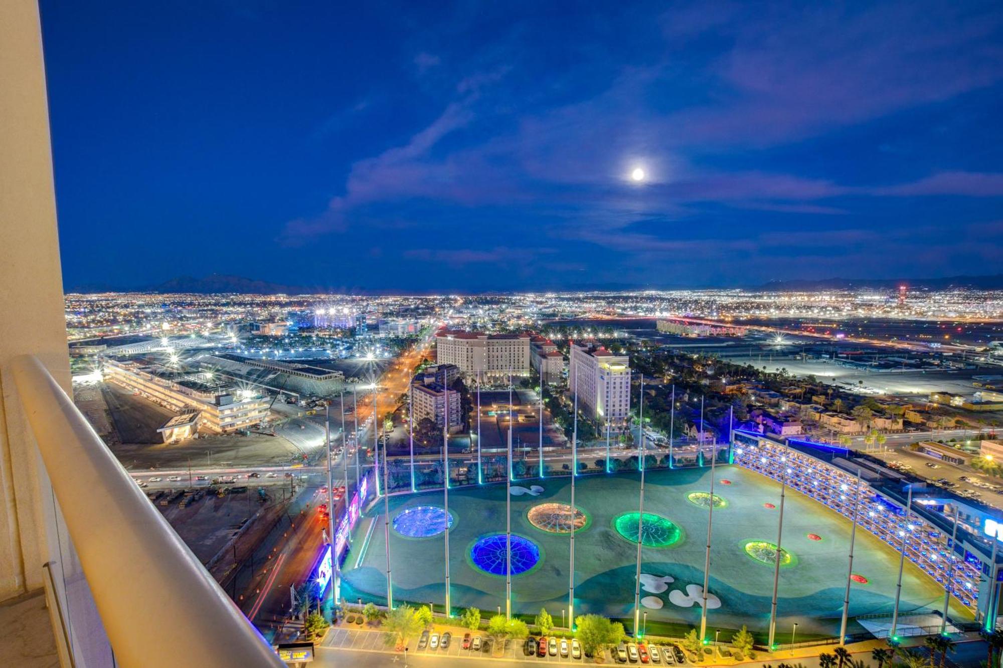 29th Ph Mgm Signature With A Massive Balcony Apartahotel *