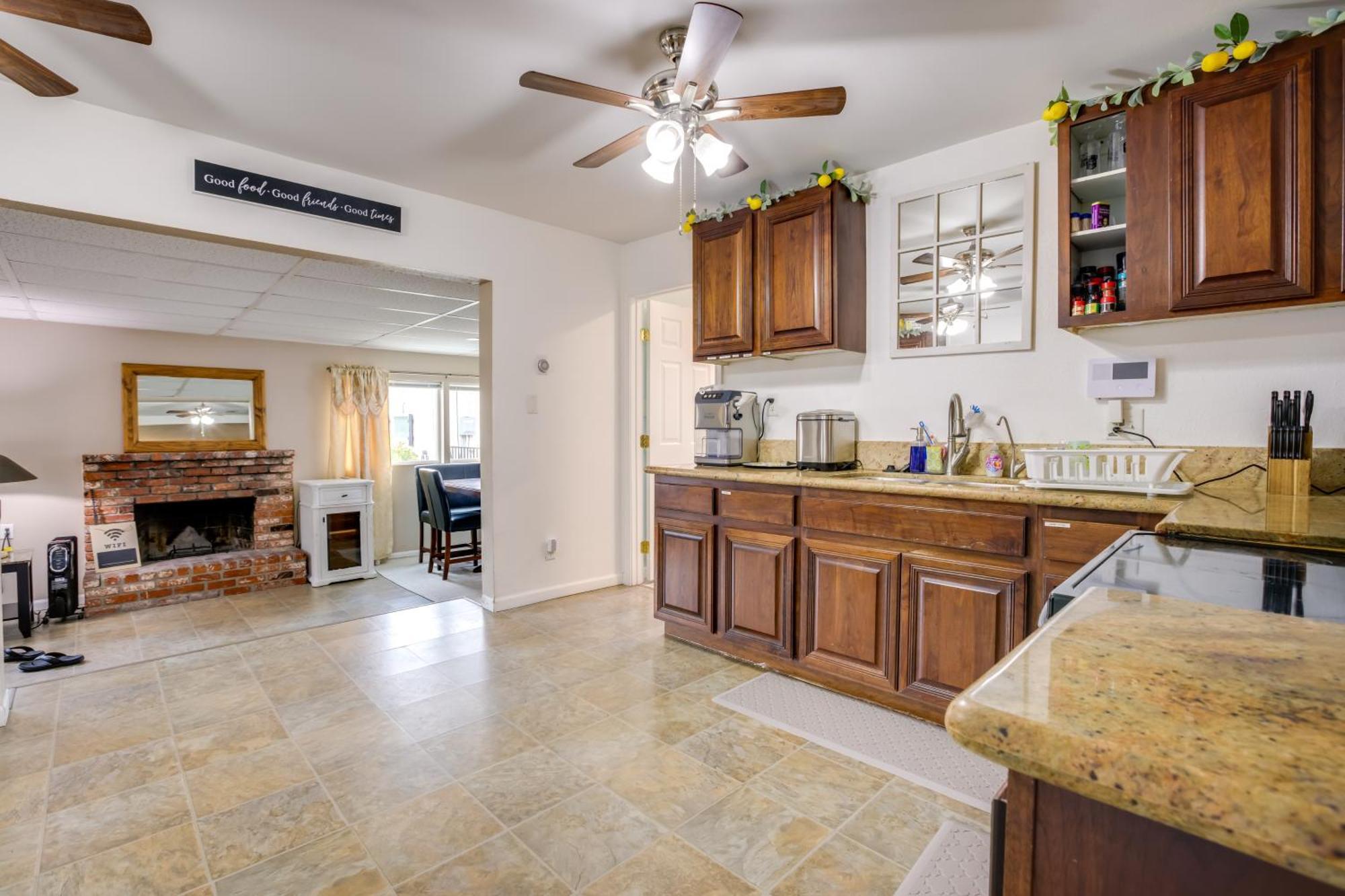 Pet-friendly Vegas Shared Pool And Hot Tub Hébergement de vacances