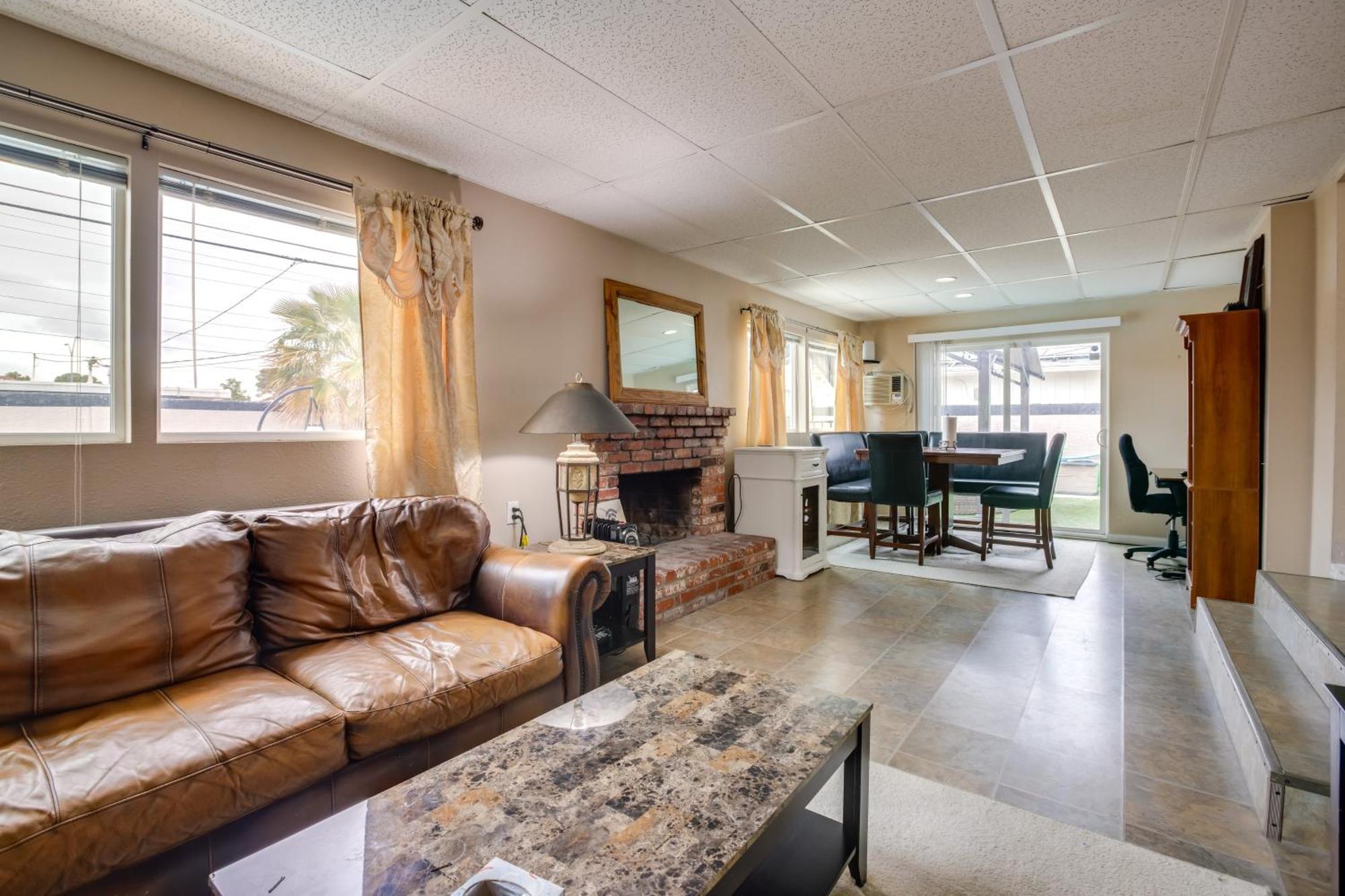 Pet-friendly Vegas Shared Pool And Hot Tub Hébergement de vacances *