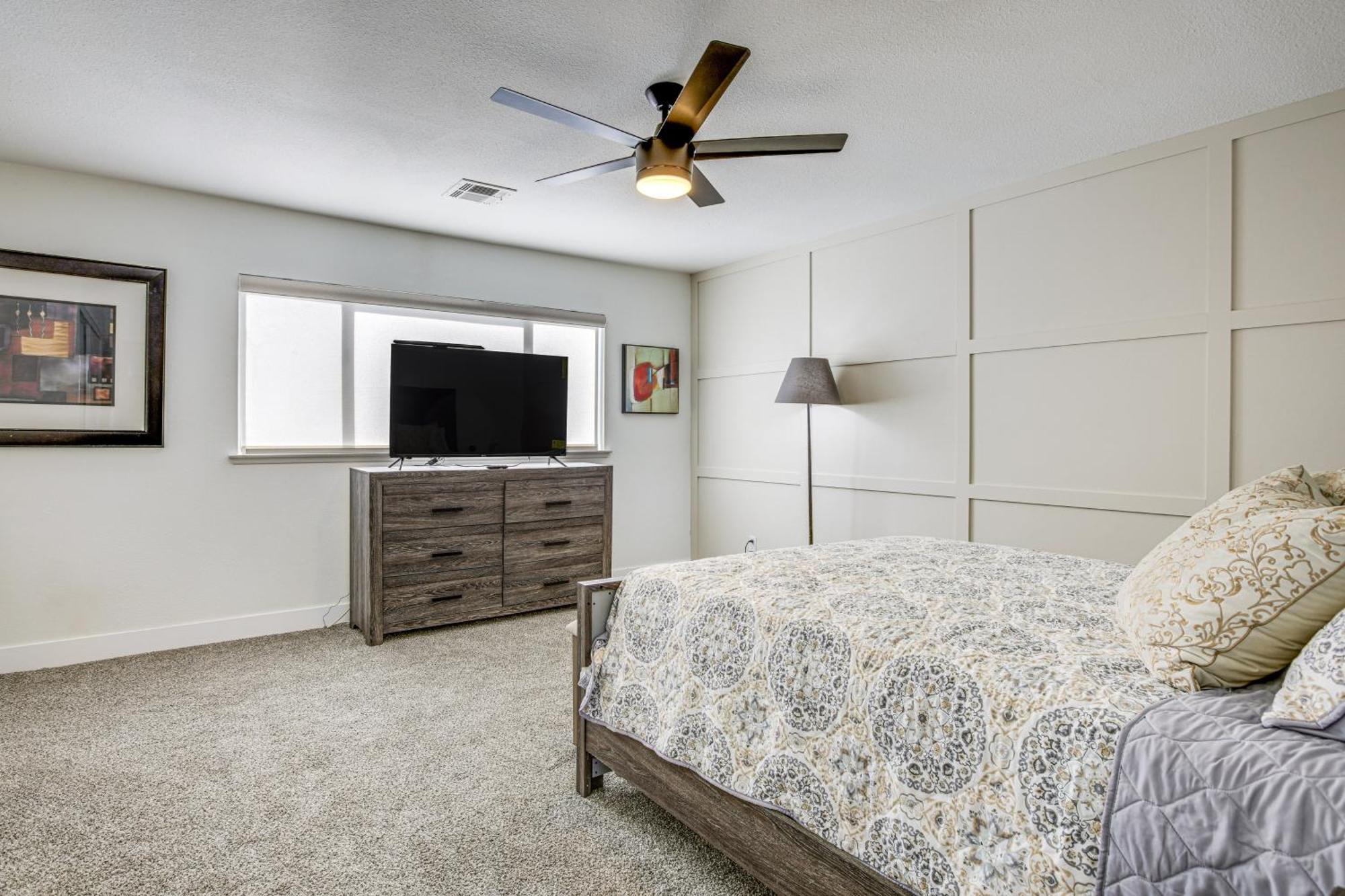 Pet-friendly Vegas With Pool 4 Mi To Strip Holiday home *