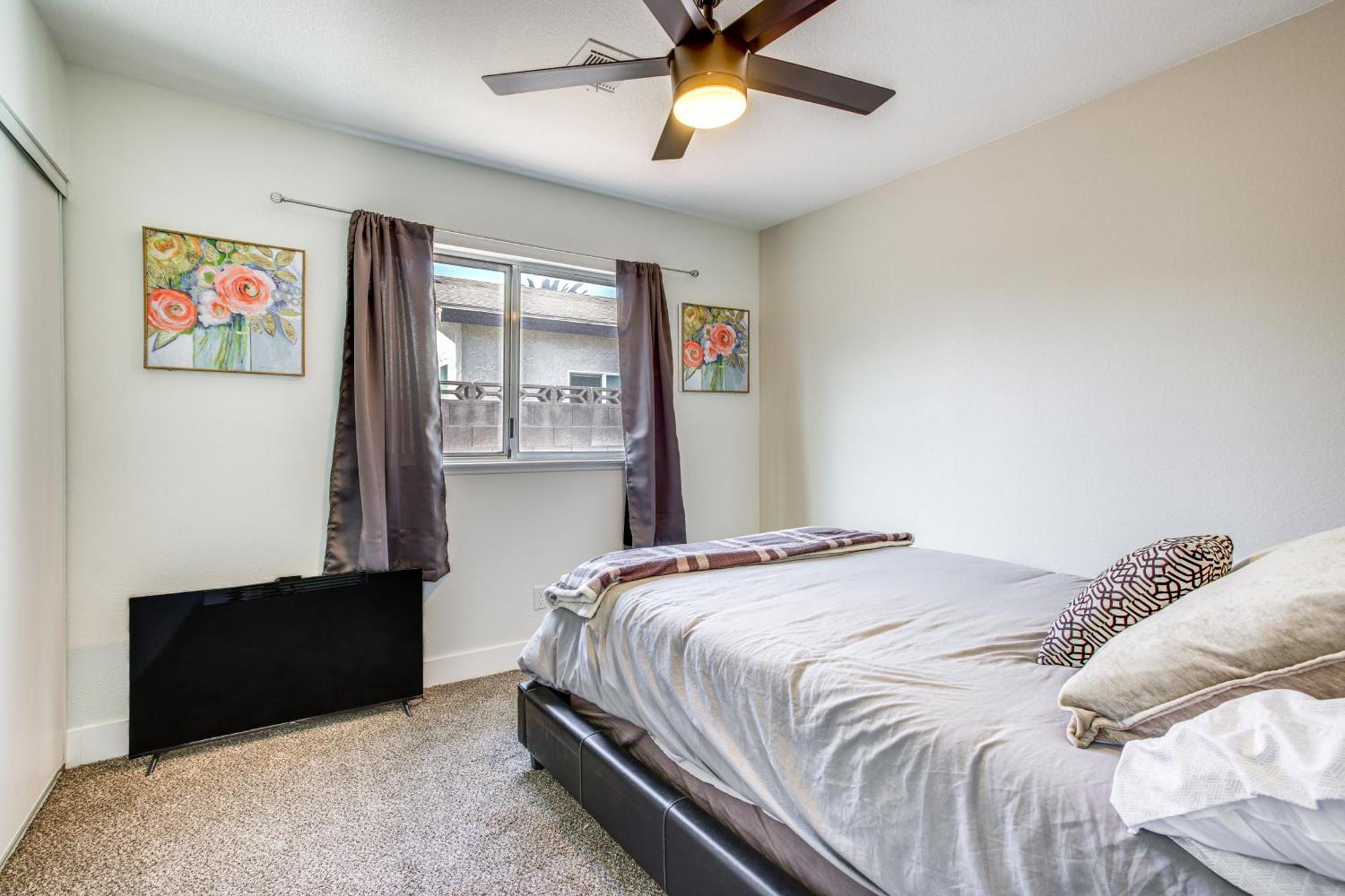 Pet-friendly Vegas With Pool 4 Mi To Strip * Las Vegas