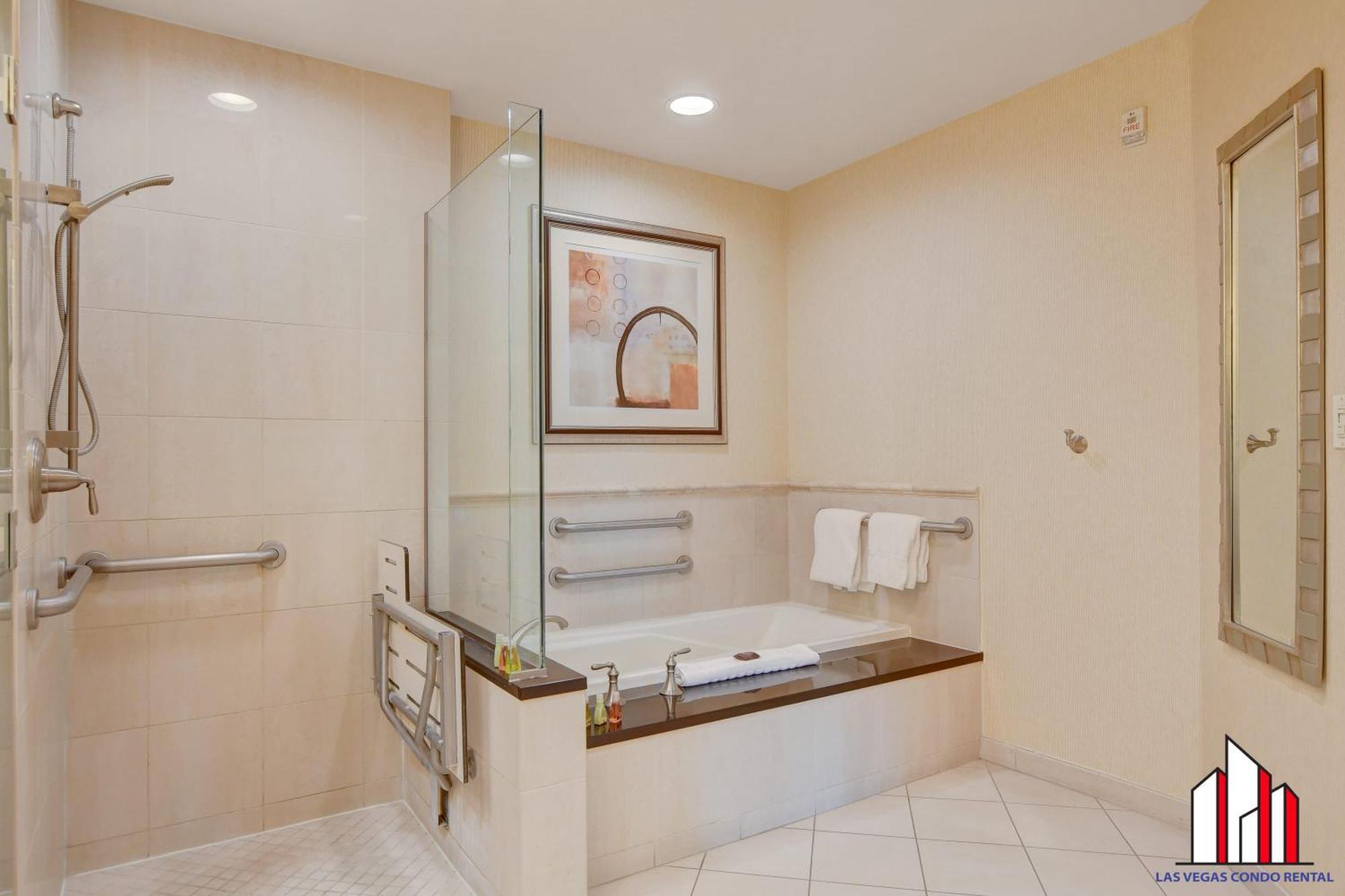 Vakantiehuis Mgm Signature-07-607 Accessible Strip View Balcony *
