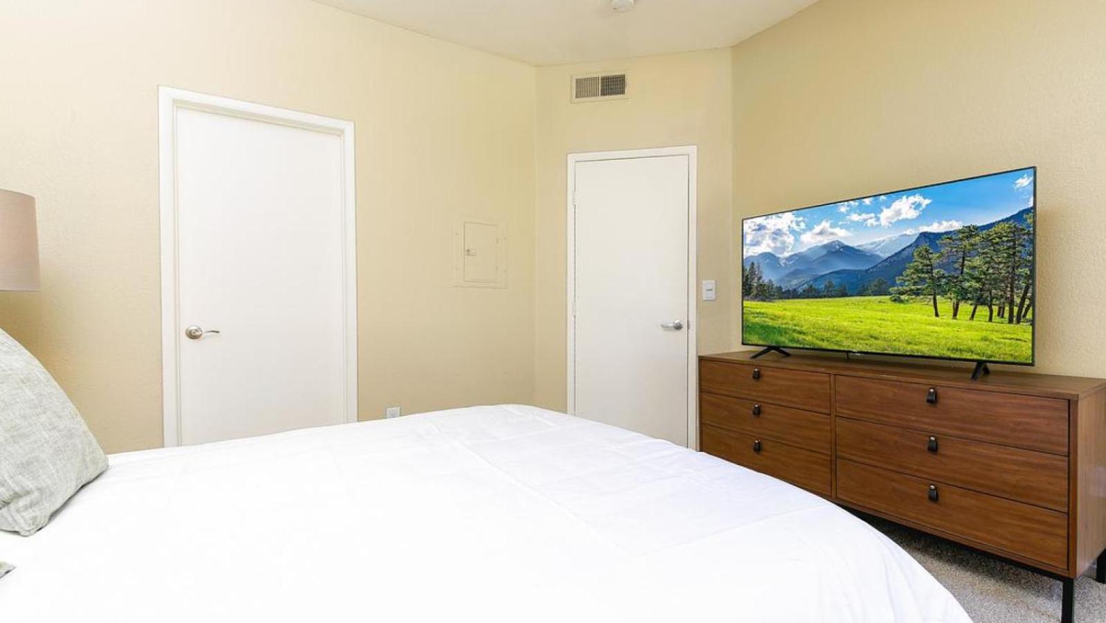 Landing - Modern With Amazing Amenities