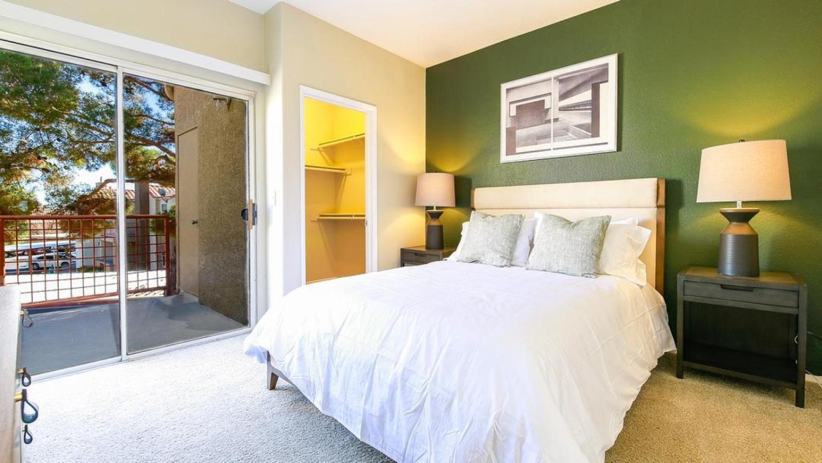 Landing - Modern With Amazing Amenities Las Vegas