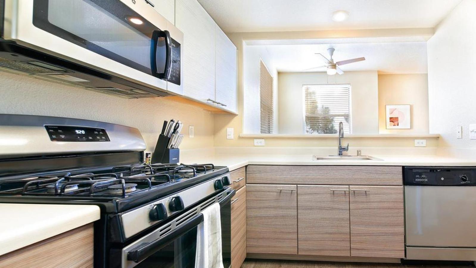 Landing - Modern With Amazing Amenities