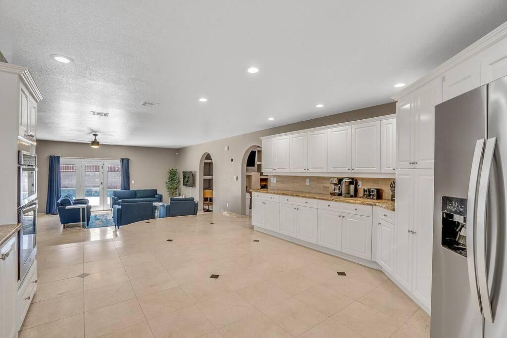 Villa Grand Casa 7 Bdr/4 Ba 15 Beds Sleeps Up To 24 Las Vegas