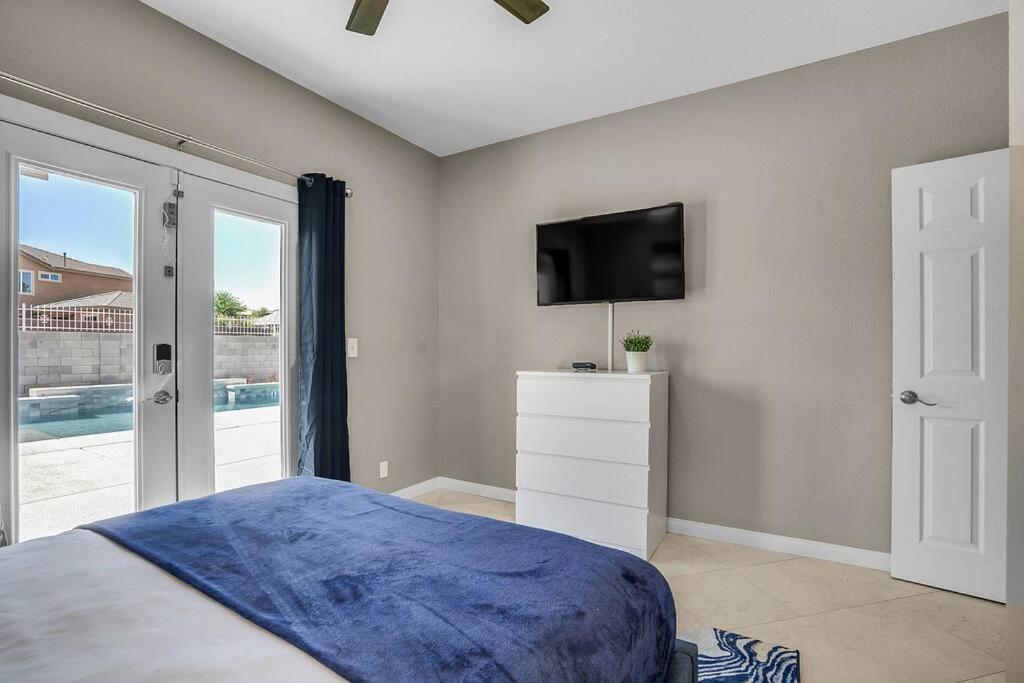 Grand Casa 7 Bdr/4 Ba 15 Beds Sleeps Up To 24 Villa Las Vegas