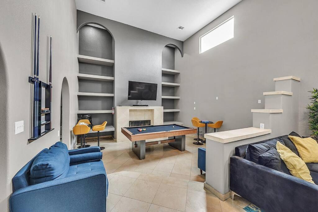 Grand Casa 7 Bdr/4 Ba 15 Beds Sleeps Up To 24 Las Vegas