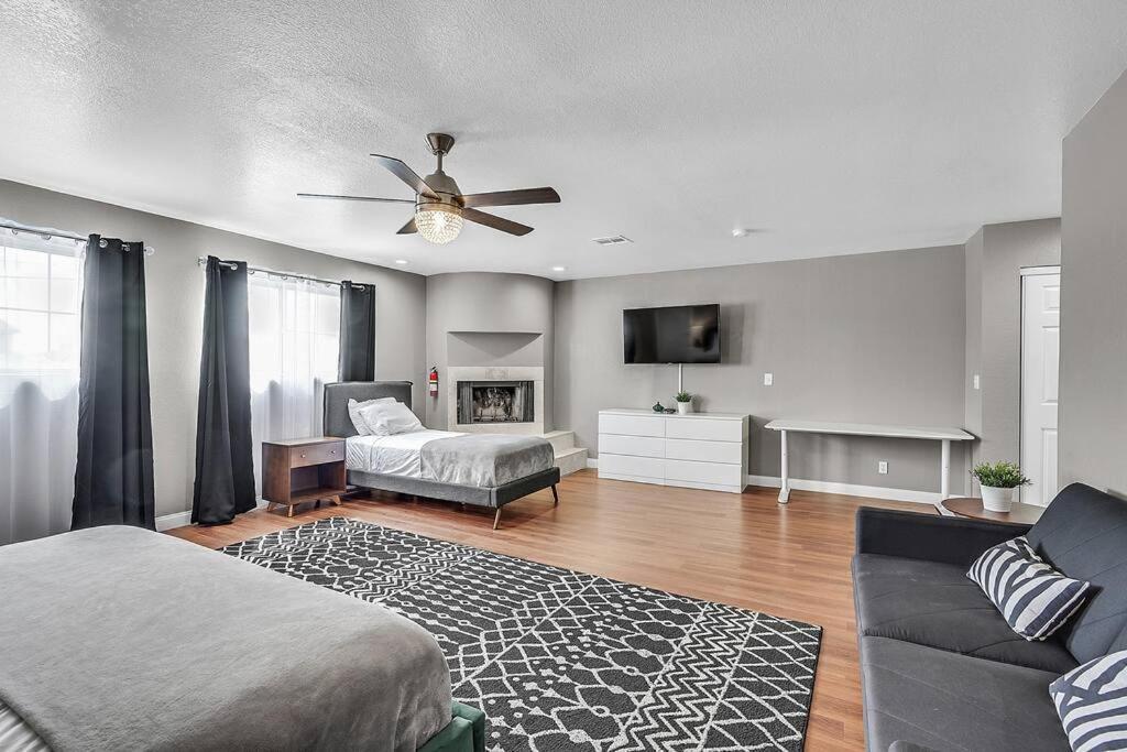 Grand Casa 7 Bdr/4 Ba 15 Beds Sleeps Up To 24 * Las Vegas