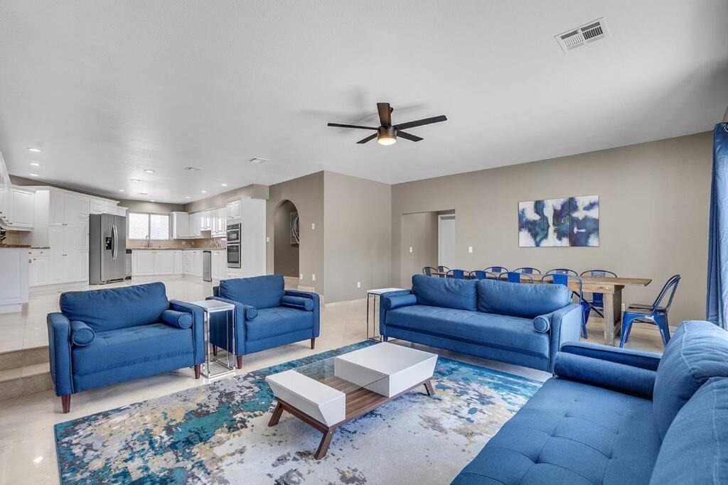 Grand Casa 7 Bdr/4 Ba 15 Beds Sleeps Up To 24 Villa Las Vegas