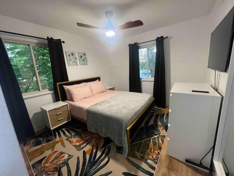 The Peacock - 8 Bdr 4 Bth 14 Bds Villa