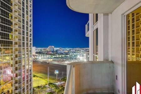 Mgm Signature-15-717 F1 Track & Strip View Balcony Holiday home