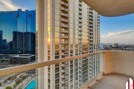 Mgm Signature-15-717 F1 Track & Strip View Balcony Holiday home