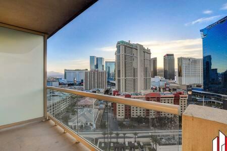 Mgm Signature-15-717 F1 Track & Strip View Balcony Holiday home *