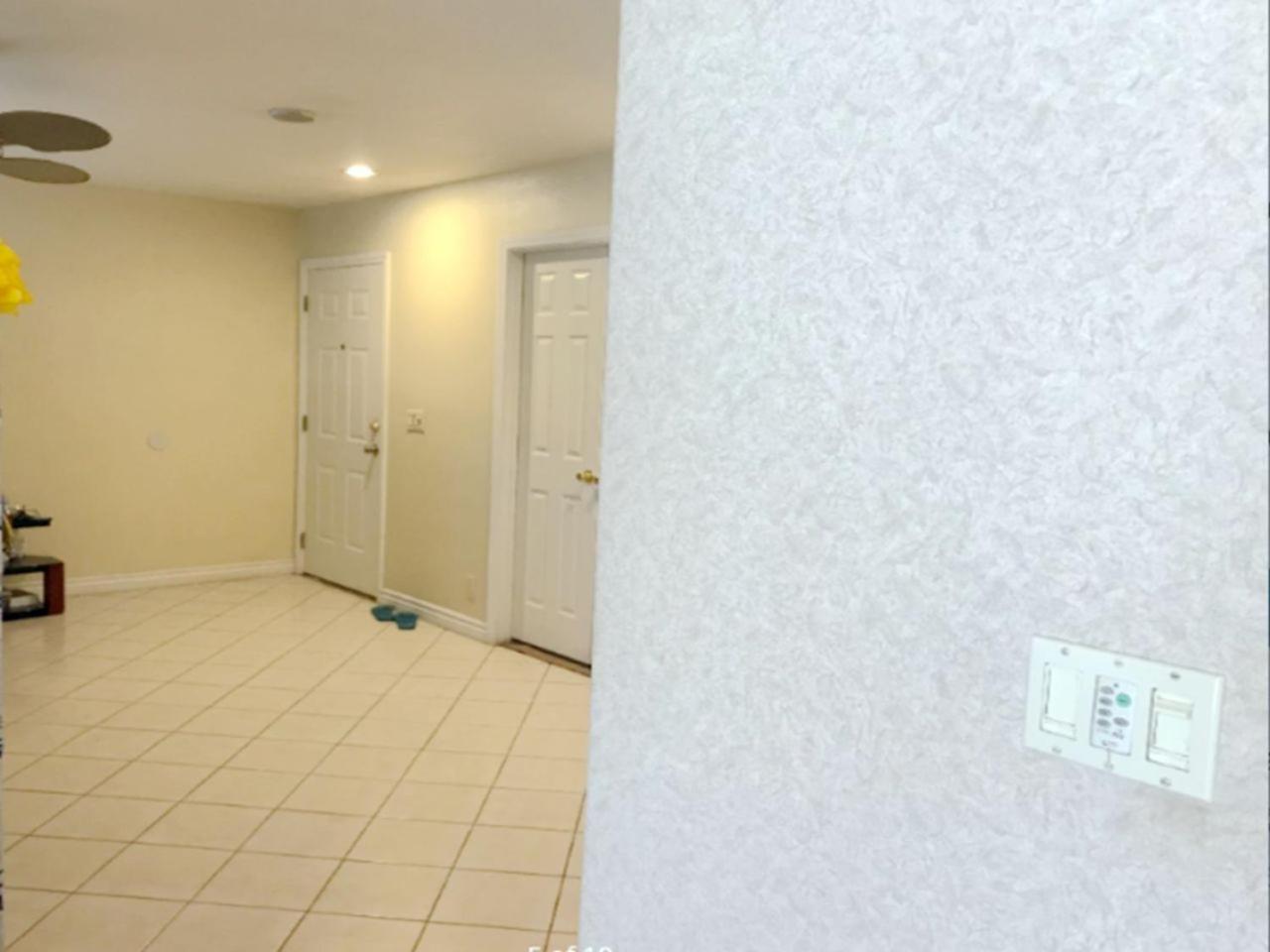 New Bedroom Queen Size Bed At Vegas For Rent-2 *