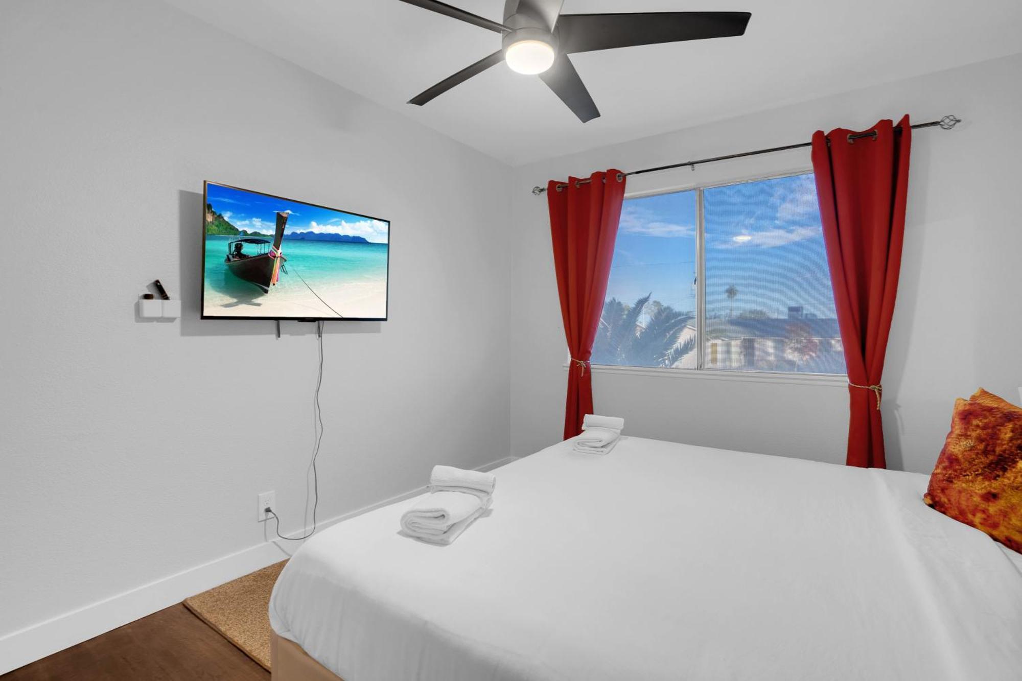 Family Reunion, Remodeled, King Beds, X-box, Desks