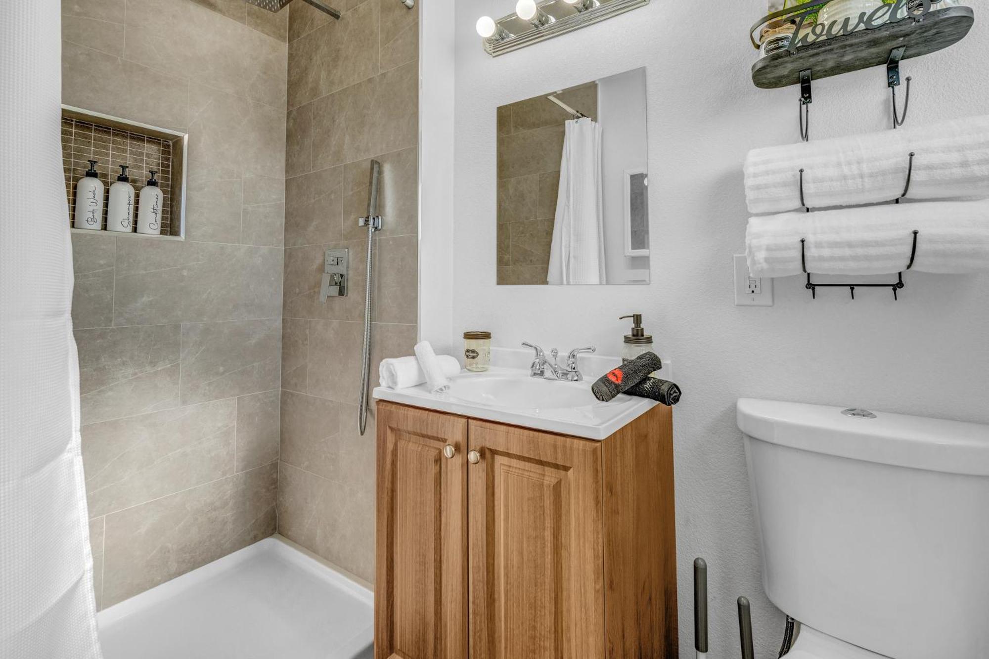 Spacious Remodeled Retreat Haven * Las Vegas