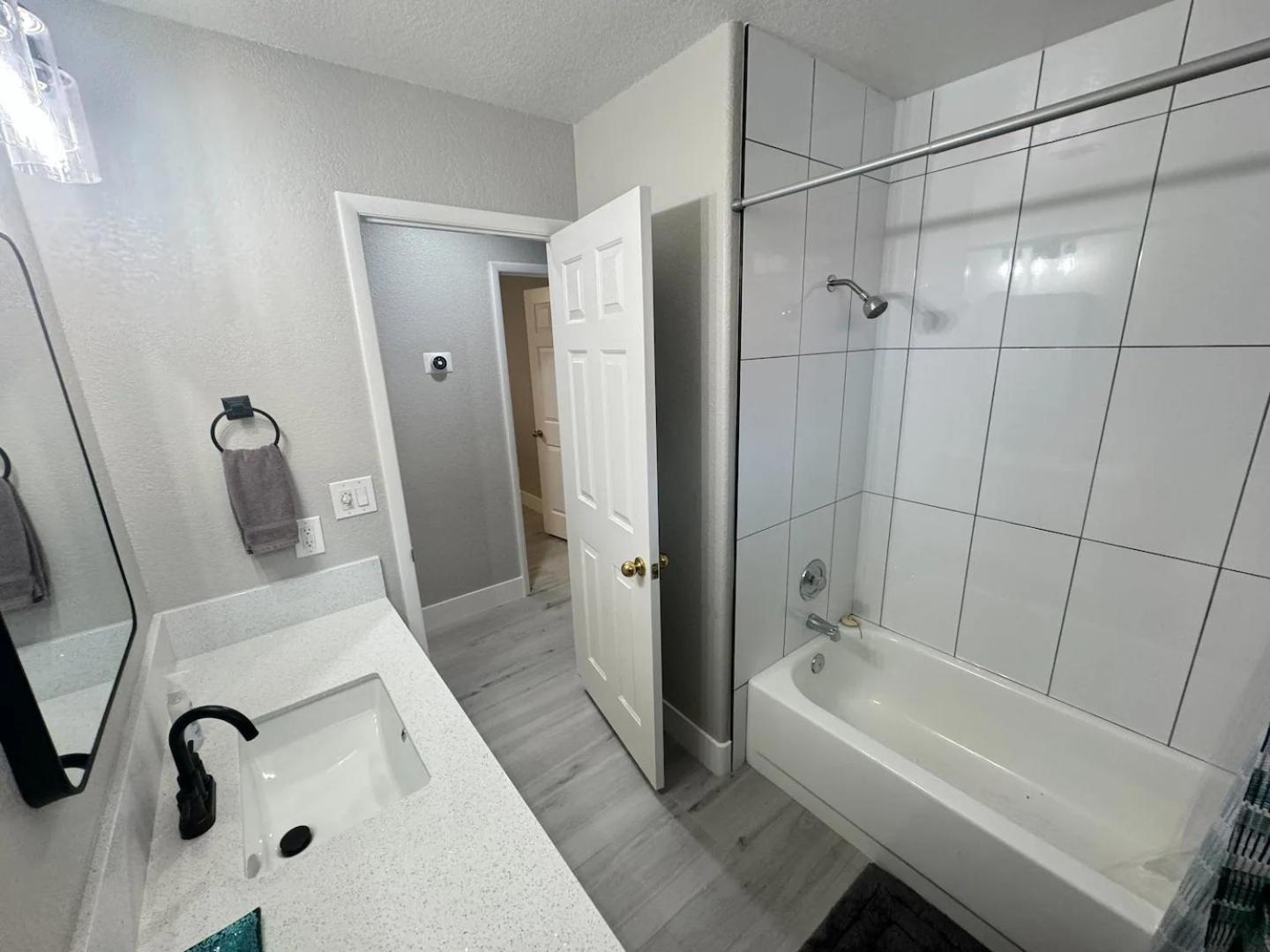 Delightful 4 Bedroom House With Pool! * Las Vegas