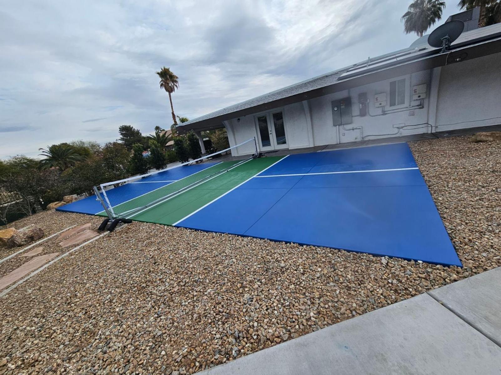 Luxury Oasis: Private Pool, Waterfall Slide & Multi-sport Paradise * Las Vegas