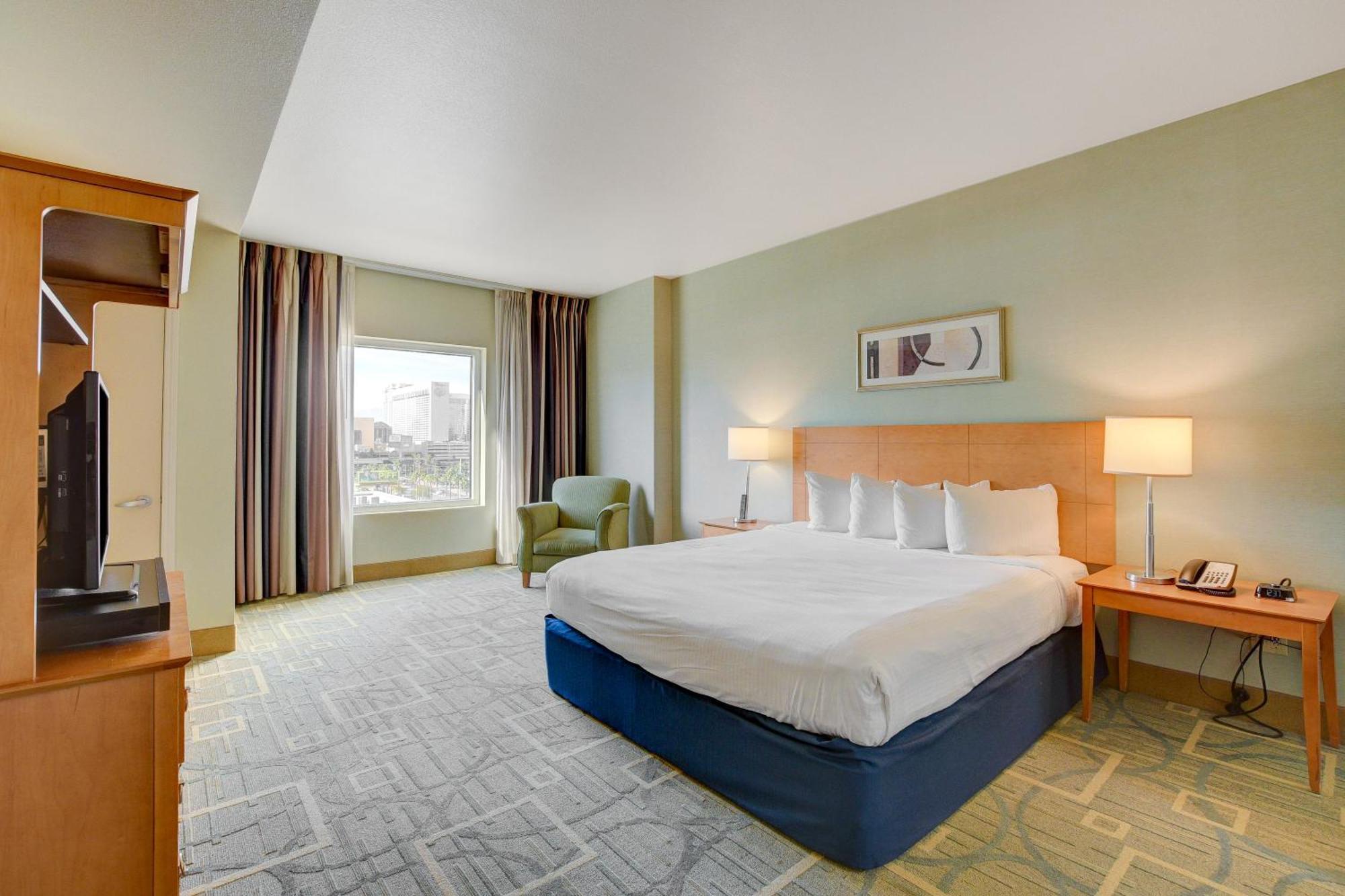 Princess * Platinum With Balcony Strip View Aparthotel *