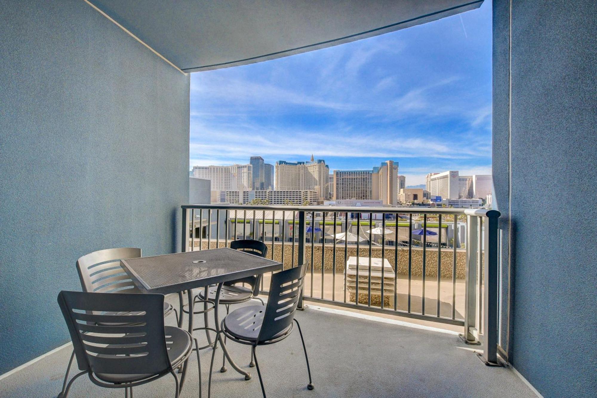 Princess * Platinum With Balcony Strip View Aparthotel *
