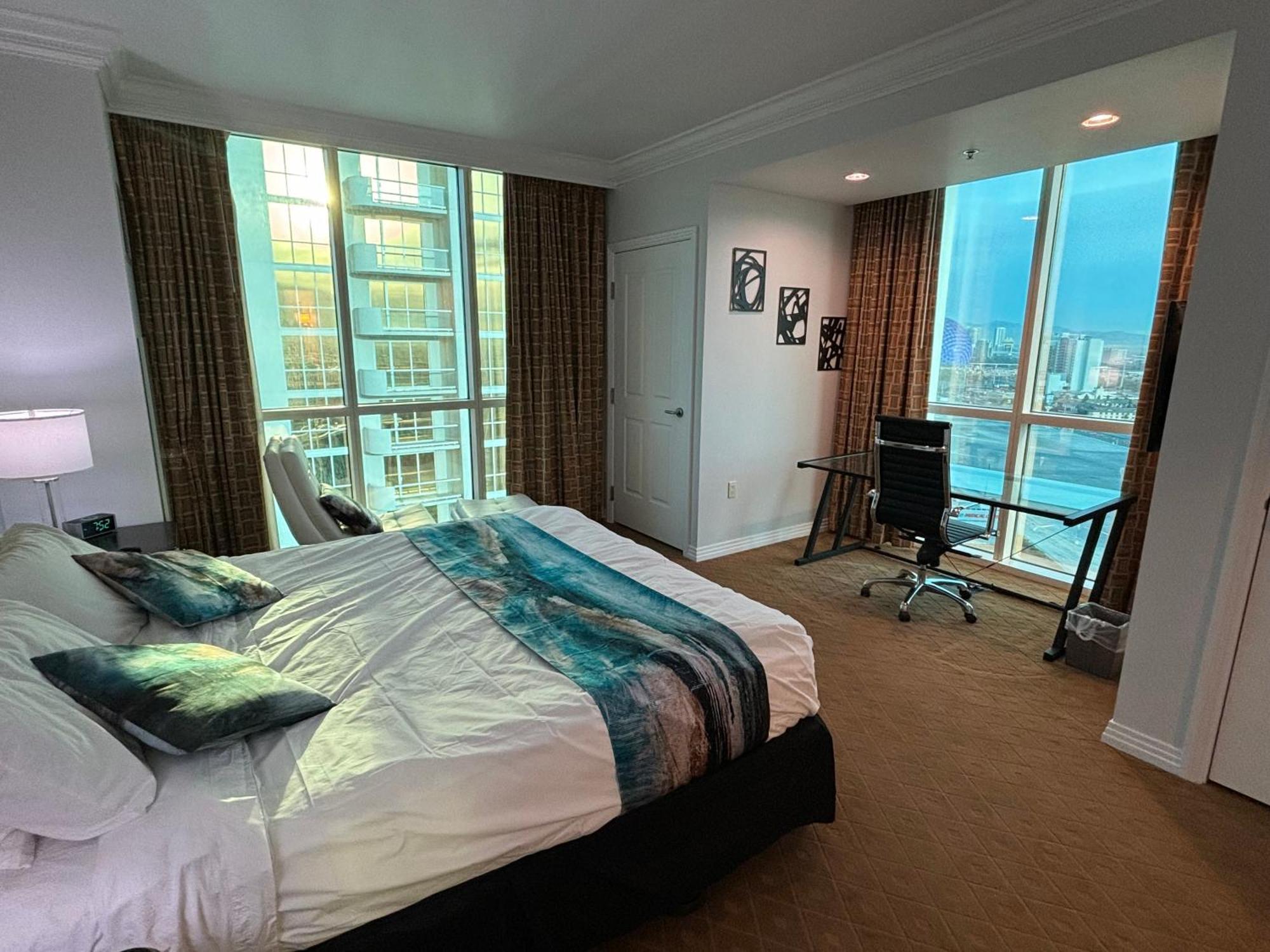 Aparthotel Panorama Vista Suite- 1br 2ba, Full Kitchen, Strip View, Balcony, Corner Unit Las Vegas