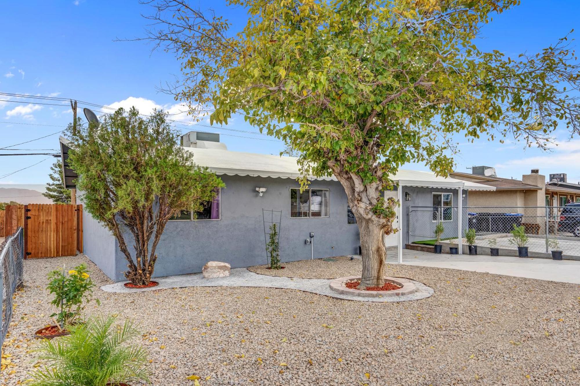 Casa vacanze Big Group, Remodeled, Landscaped, King Beds, Desks
