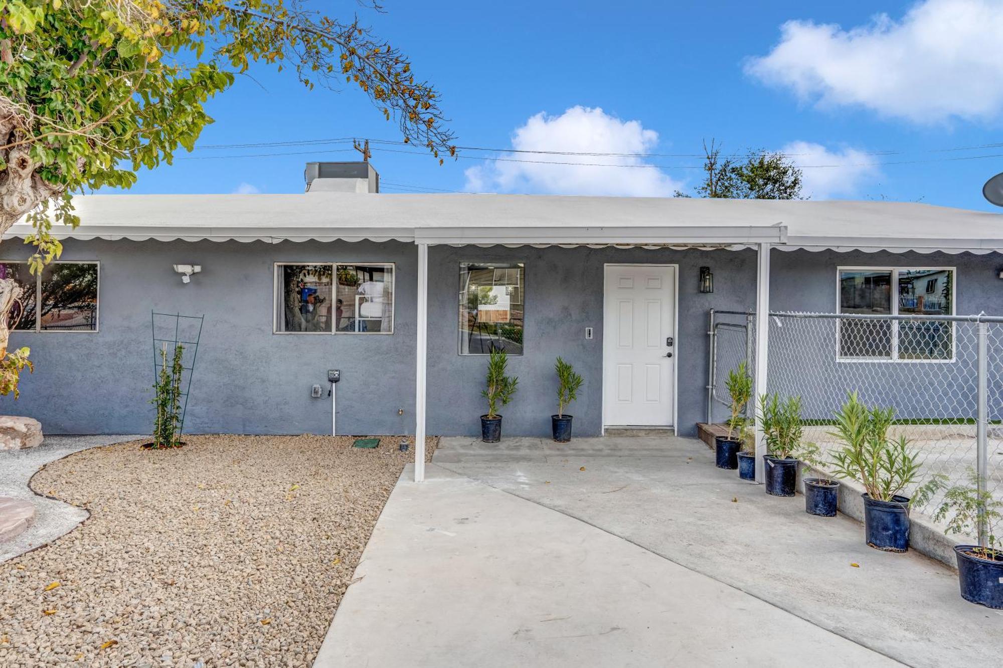 Big Group, Remodeled, Landscaped, King Beds, Desks *