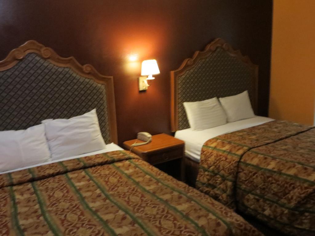 Motel Crown Vegas