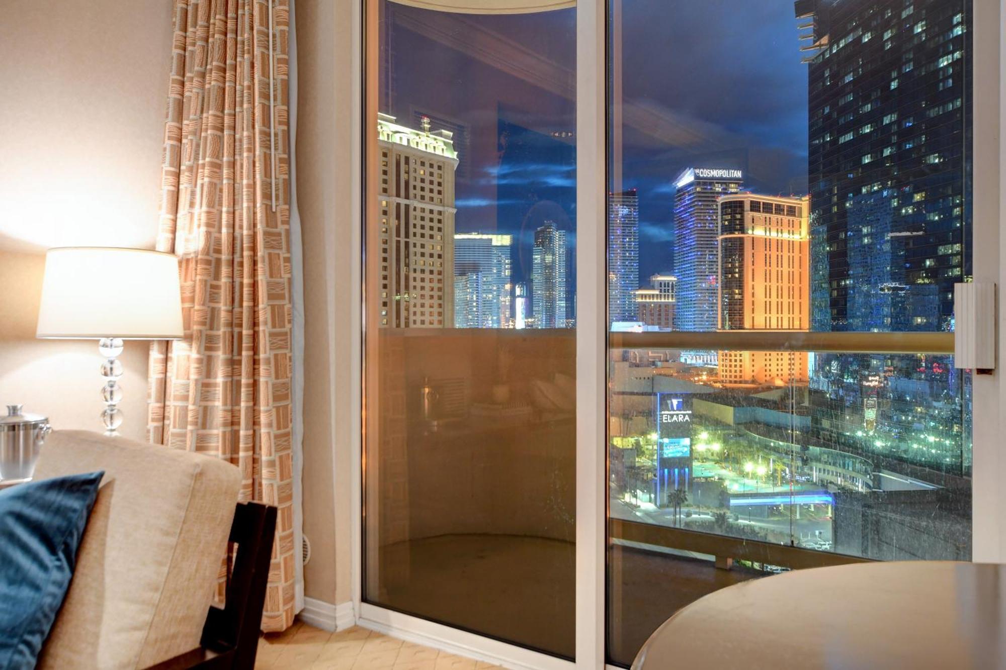 Aparthotel Balcony Strip View * Mgm Signature Tower 3 *