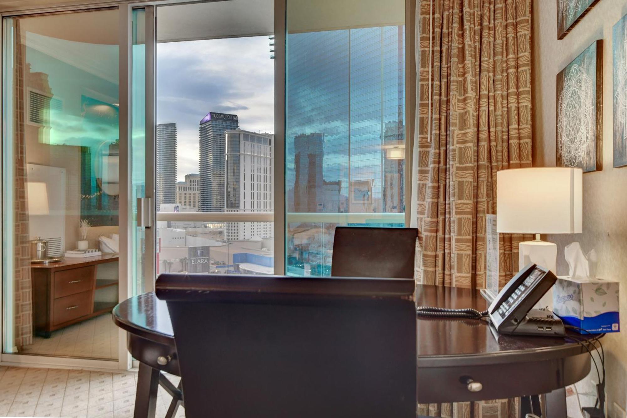 Balcony Strip View * Mgm Signature Tower 3 Aparthotel Las Vegas
