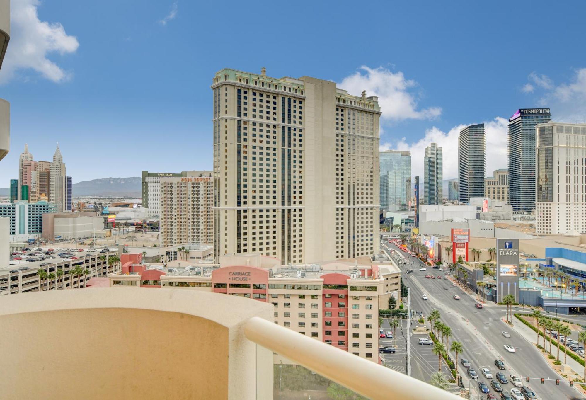 Balcony Strip View * Mgm Signature Tower 3 Aparthotel *